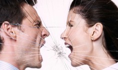 كيفية إكتشاف العدوانية والسلبية في العلاقة العاطفيـة